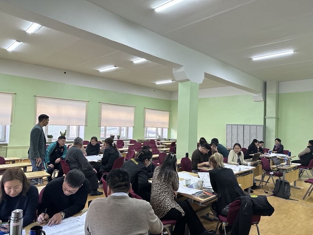 ХААИС-ийн Дархан- Уул аймаг дахь салбар сургуулийн багш, ажилтан, ажиллагсад дээд боловсролын сургалтын байгууллын дижитал шилжилтийн стратеги боловсруулах сургалтанд хамрагдлаа.